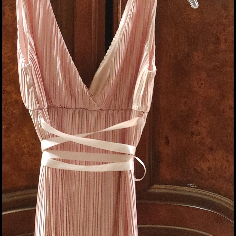 Dress - Picture 2 of 3